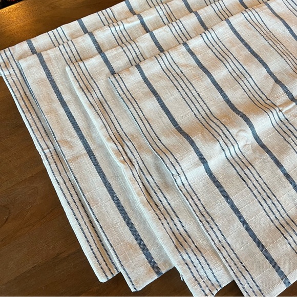 Set of 4 Matching Pillow Cases - 20x20 Throw pillow cases - Picture 4 of 10